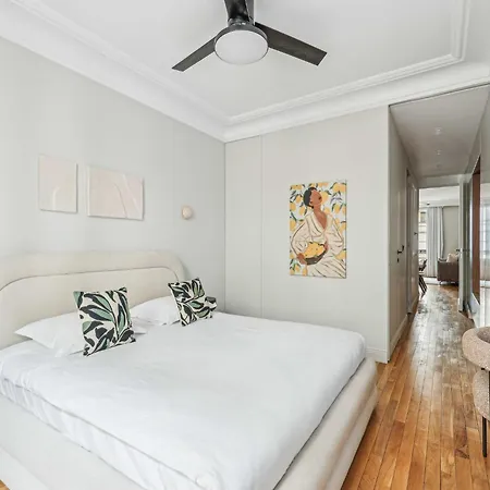 Magnificent Flat - 2br 6p - Champs Elysees *