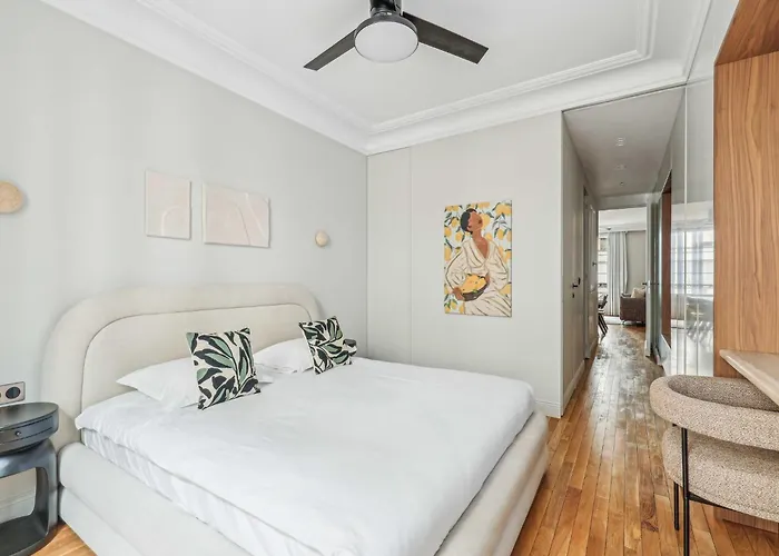 Magnificent Flat - 2br 6p - Champs Elysees *