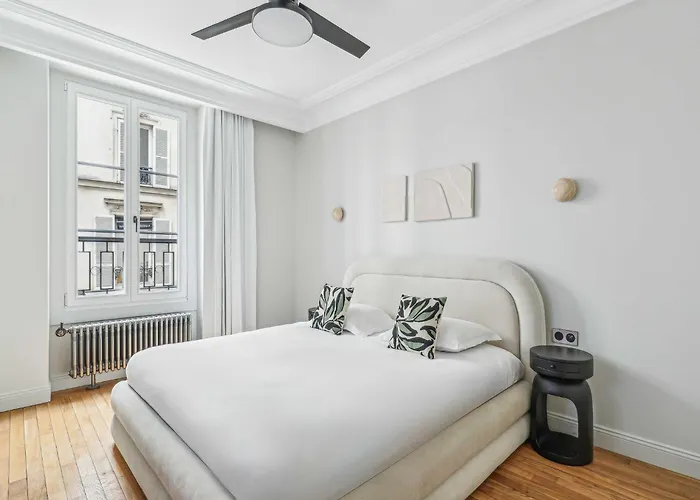 Magnificent Flat - 2br 6p - Champs Elysees Paris
